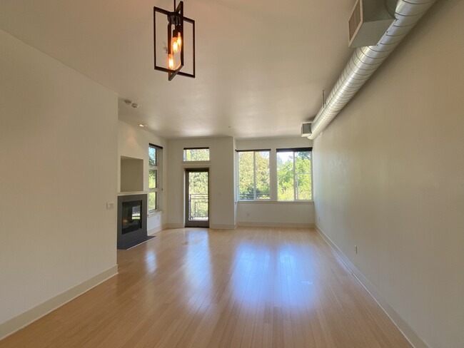 Lots of Natural Light - 10548 SE Main St