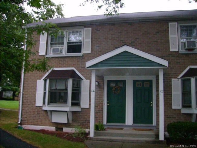 Building Photo - 240 Sunnyridge Ave