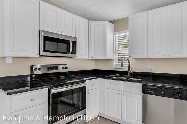 Building Photo - 2 br, 1 bath House - 906 FERNDELL ROAD