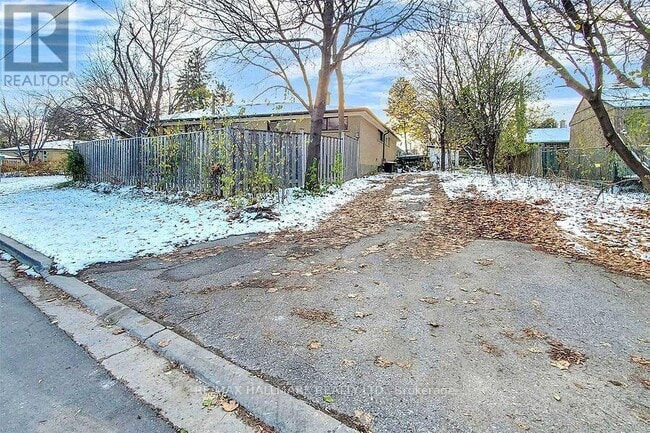 Building Photo - 255 Ashlar Rd