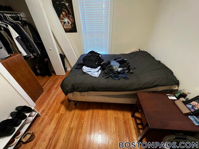 Foto del edificio - 525 E 3rd St