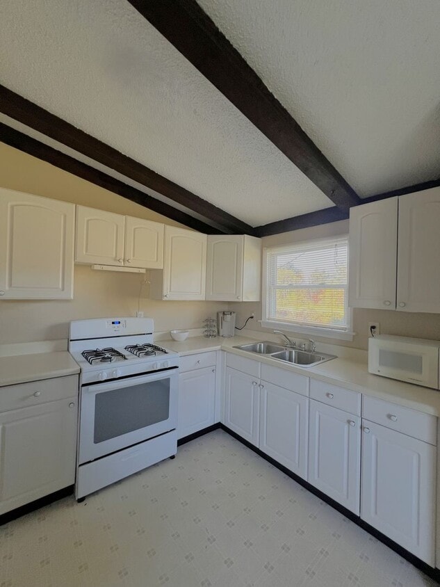 Foto del edificio - Short-Term Rental Single-Family Home with ...
