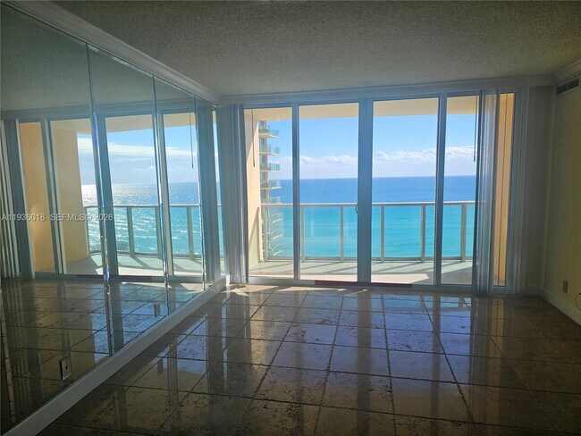 Foto del edificio - 2501 S Ocean Dr