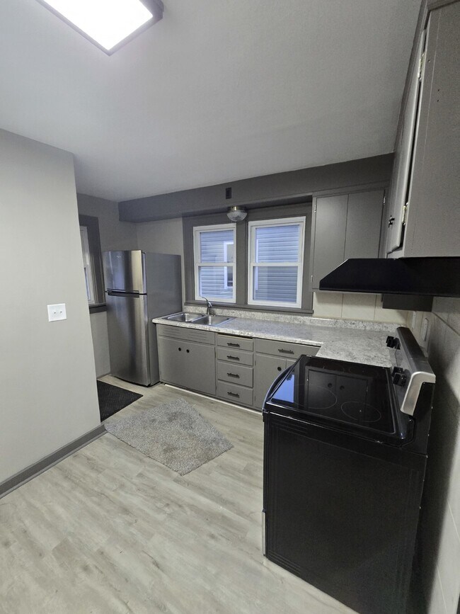 Foto del edificio - 1171 S Madison Rd