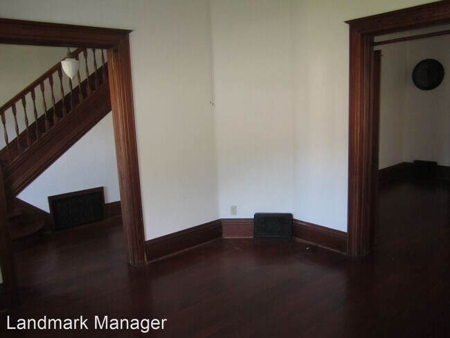 Building Photo - 4 br, 1.5 bath House - 324 E. Mulberry Street