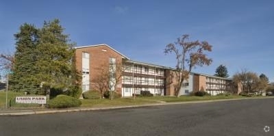 Building Photo - Union Park Apartments