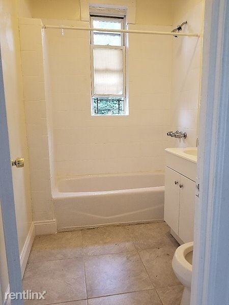 Building Photo - 3 br, 1 bath Apartment - 2702 Barnes Avenue 2