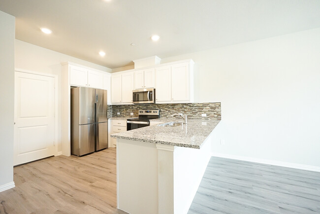 Building Photo - 3433 Solana Cir
