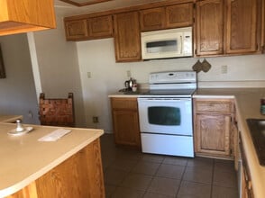 Building Photo - 23171 Woodford Tehachapi Rd