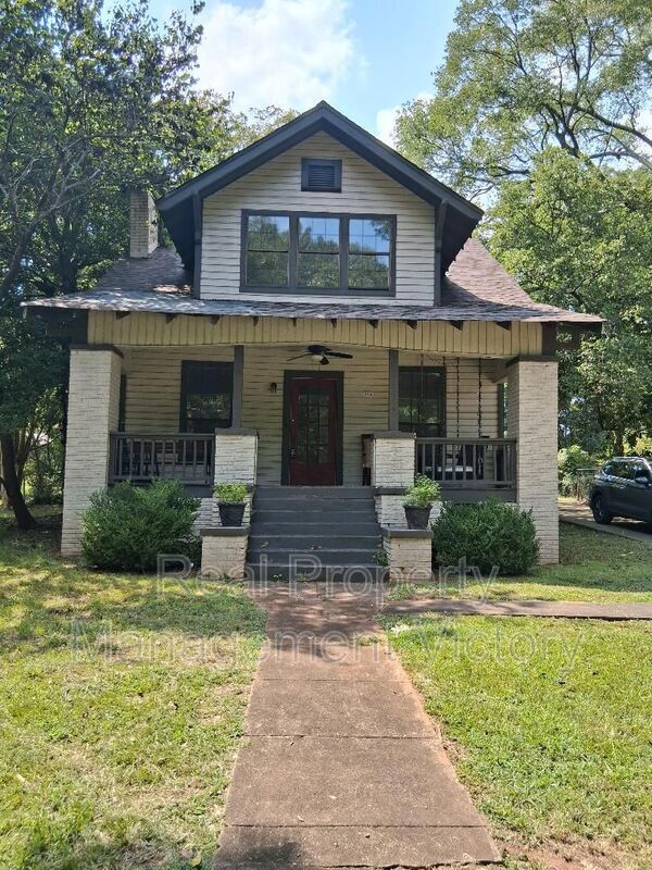 Building Photo - 1116 Potter Ave