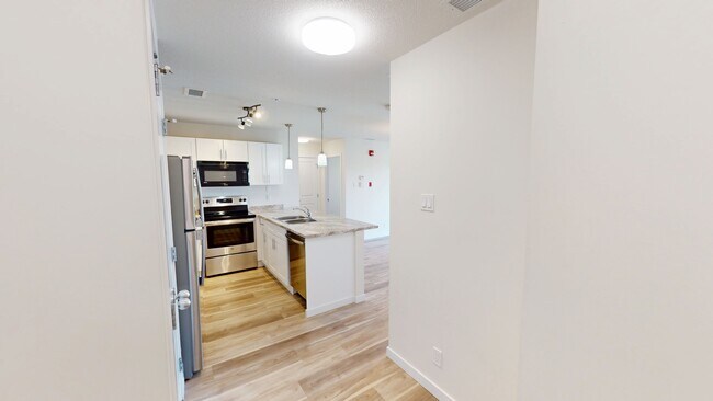 Building Photo - 10101-10101 101 Ave