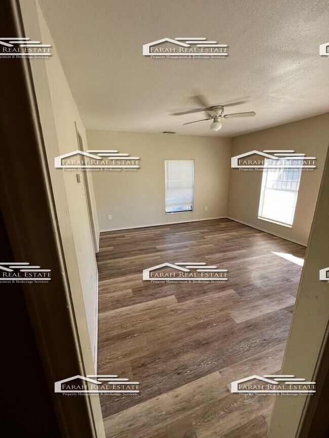 Building Photo - 2/1 Home Available in Fort Worth, TX!