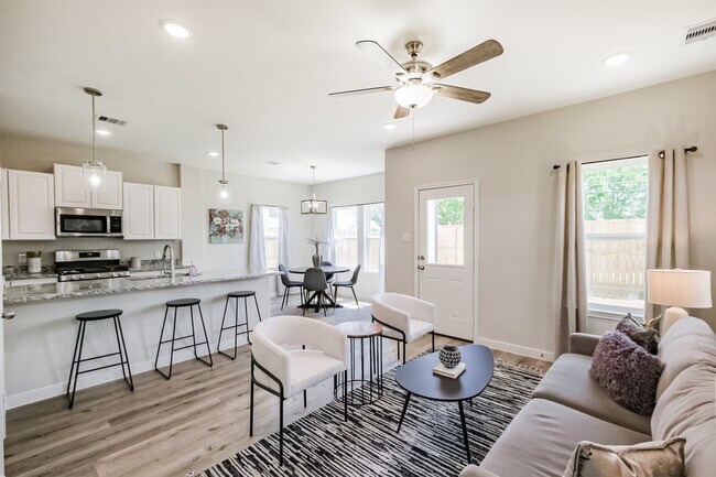 Foto del edificio - 14906 Eagle feather ct.