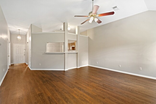 Building Photo - 3006 Quail Run Dr