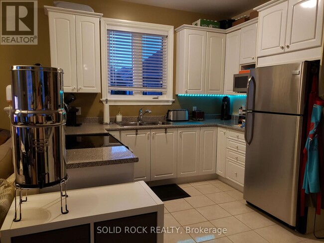 Building Photo - 5622 Carrison Dr