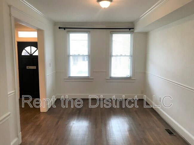 Foto del edificio - 1512 Trinidad Ave NE