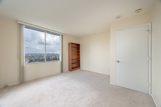 Building Photo - 2160 Century Park E