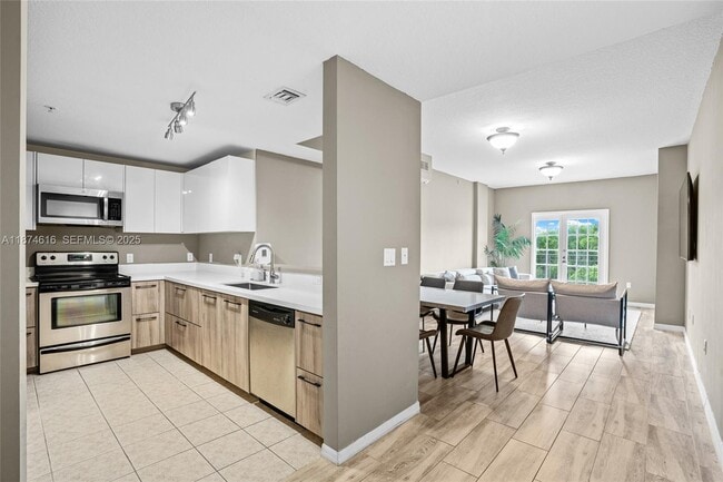 Building Photo - 5271 SW 8th St