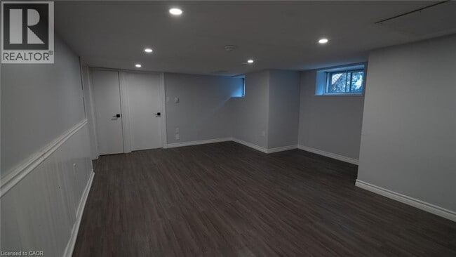 Building Photo - 2177 Lakeshore Rd.