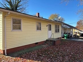 Building Photo - 307 Murray St