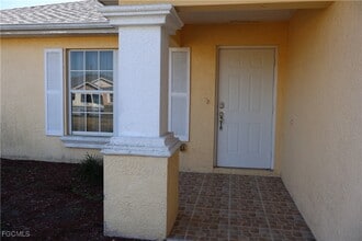 Building Photo - 3805 22nd St SW