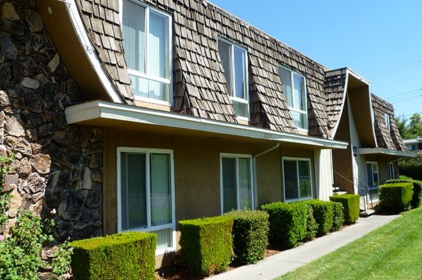Foto del edificio - Oakcrest Apartment Homes