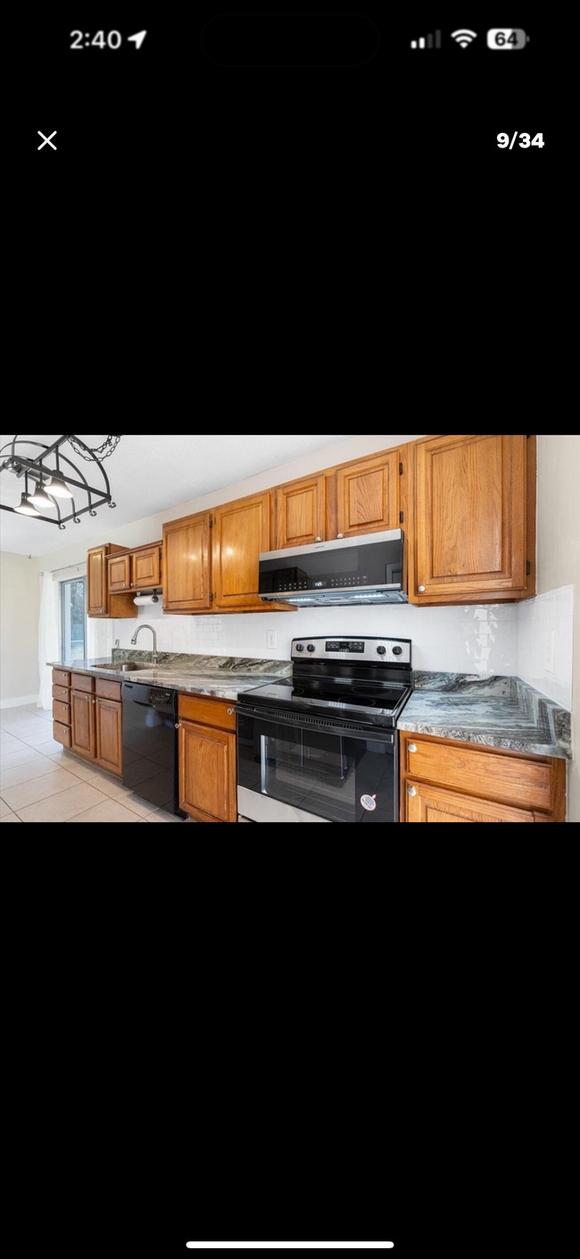 Building Photo - 748 Altura St