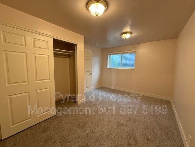 Building Photo - 2394 E 4500 S