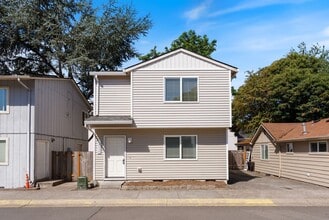 Building Photo - 12556 SE Ramona St