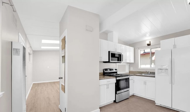 Building Photo - 3271 Alma St