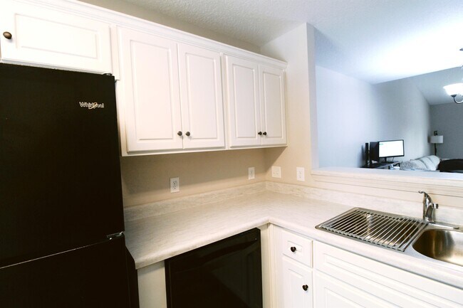 Building Photo - 566 Deerchase Ct