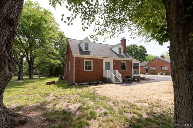 Building Photo - 2233 Pocoshock Blvd