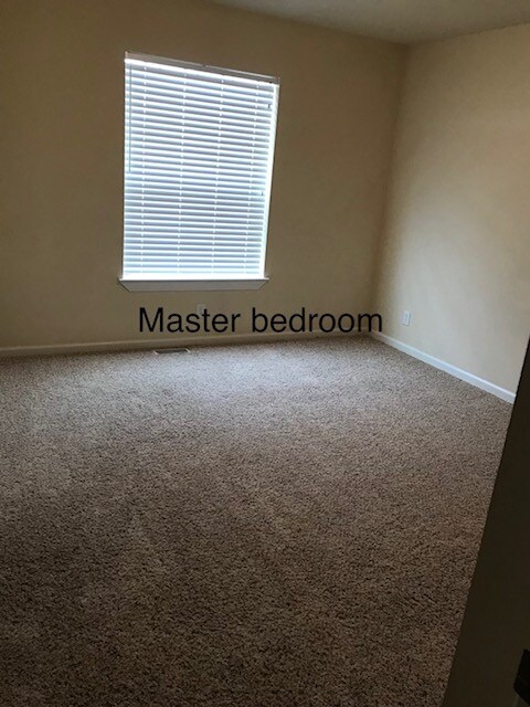 Building Photo - 1380 Diamond Peak 2 Bedroom 2.5 Bathroom