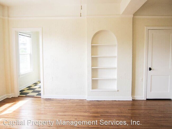 Building Photo - 2138-2138 NE Halsey St