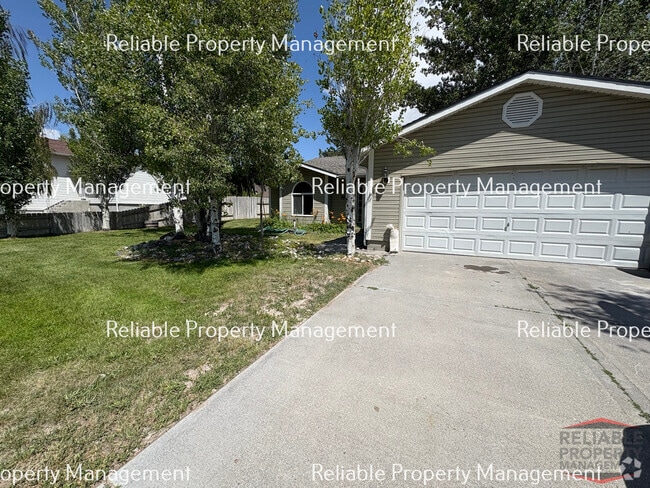 Building Photo - 1799 Ironwood Dr