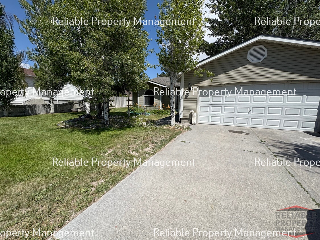 Primary Photo - 1799 Ironwood Dr