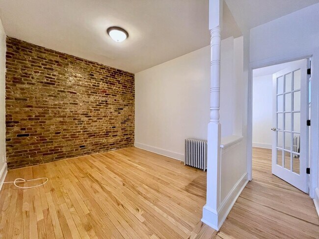 Building Photo - 315 3rd St