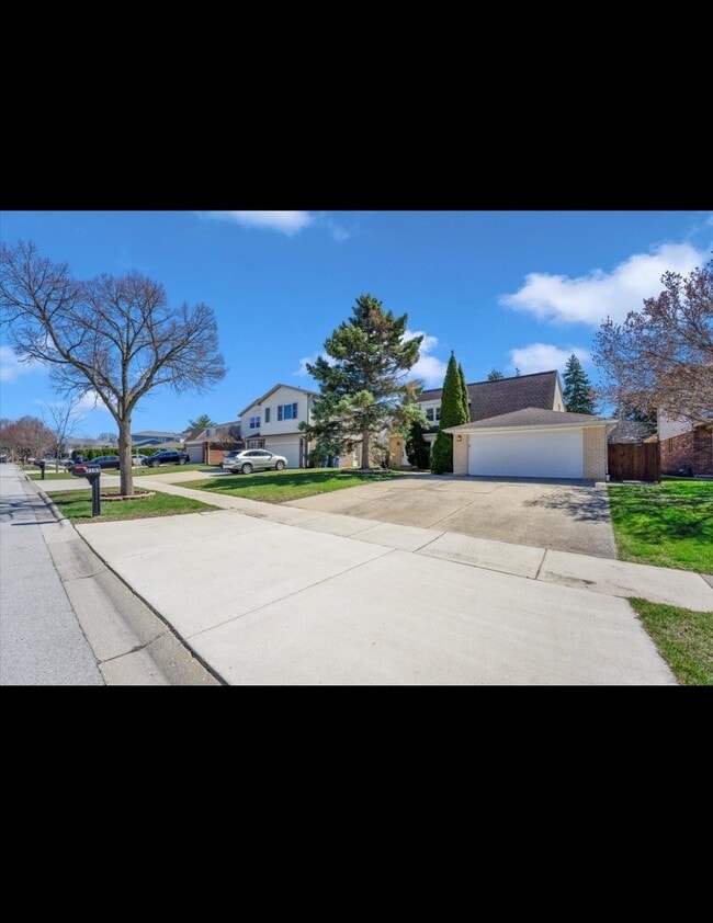 Building Photo - 1103 E Ardyce Ln
