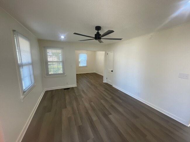 Foto del edificio - Renovated 2 Bedroom Home for Rent in Kingsport TN | Modern Kitchen