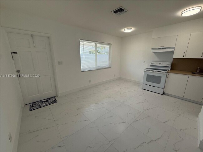 Foto del edificio - 842 SW 2nd St