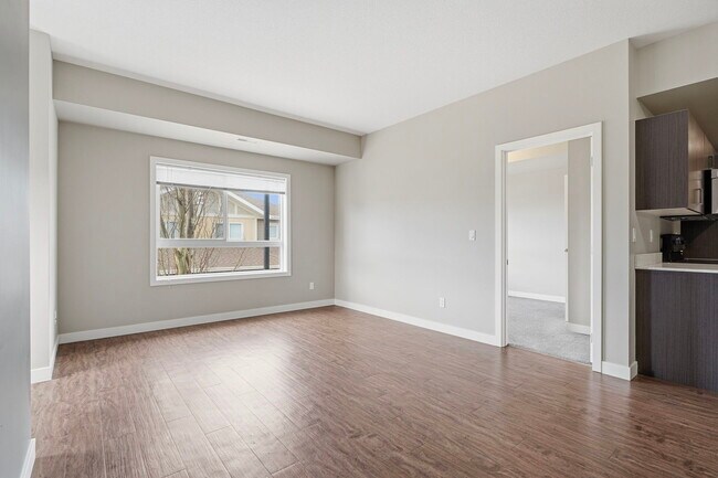 Building Photo - Liberty Park Townhomes & Carriage Homes