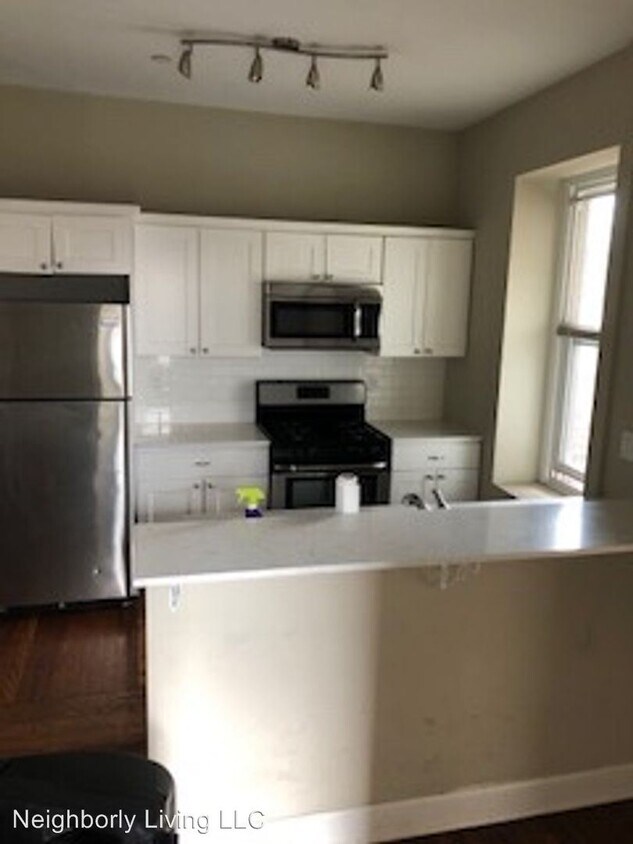Primary Photo - 133 W Tulpehocken St