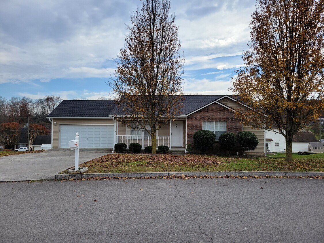 7328 Coatbridge Lane, Knoxville, TN 37924 House Rental in Knoxville