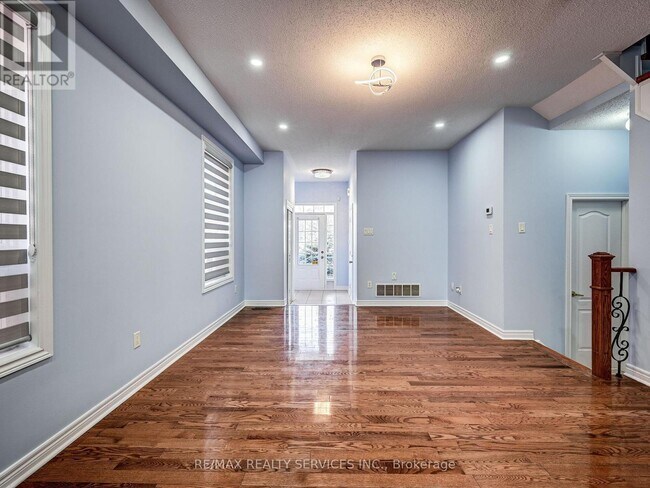 Photo du bâtiment - 114 Rocky Point Crescent