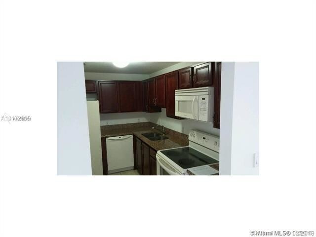 Foto del edificio - 5271 SW 8th St