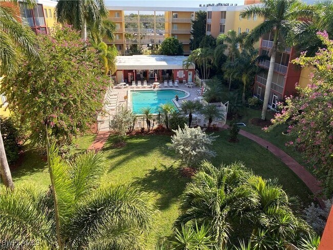 Foto del edificio - 2366 E Mall Dr