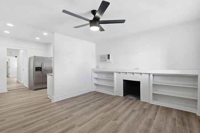 Building Photo - 325 N 15th St
