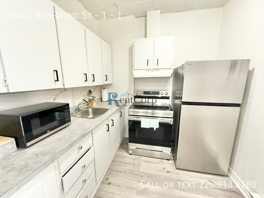 Photo principale - 1-1735 Richmond St