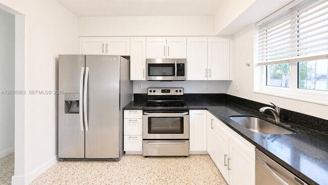 Foto del edificio - 3630 Percival Ave