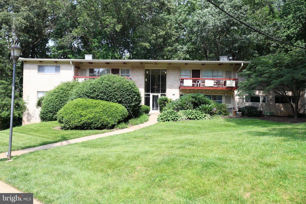 Primary Photo - 4325 Americana Dr